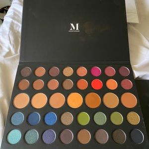 Makeup palette